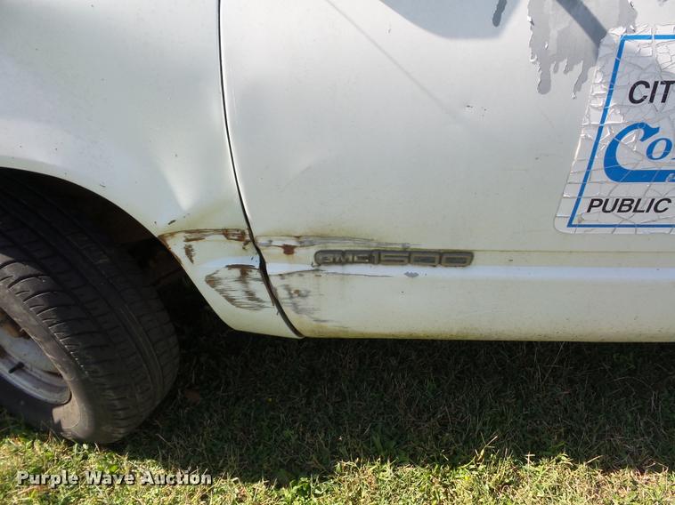 image for item L4422 1989 GMC Sierra 1500 pickup truck