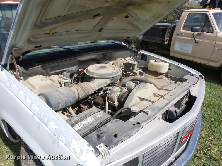 image for item L4422 1989 GMC Sierra 1500 pickup truck