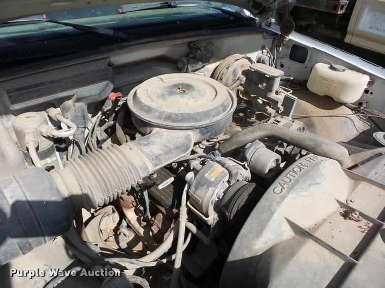 image for item L4422 1989 GMC Sierra 1500 pickup truck