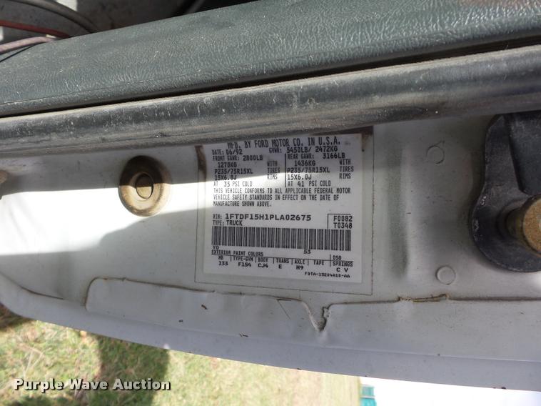 image for item L4423 1993 Ford F150 pickup truck