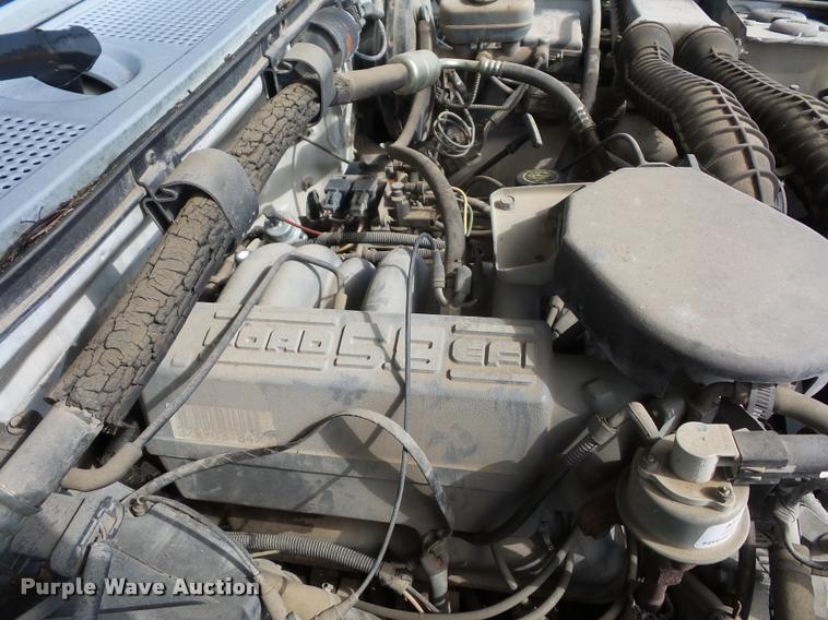 image for item L4423 1993 Ford F150 pickup truck