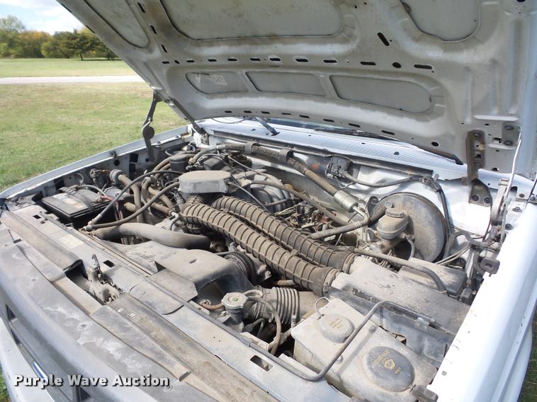 image for item L4423 1993 Ford F150 pickup truck