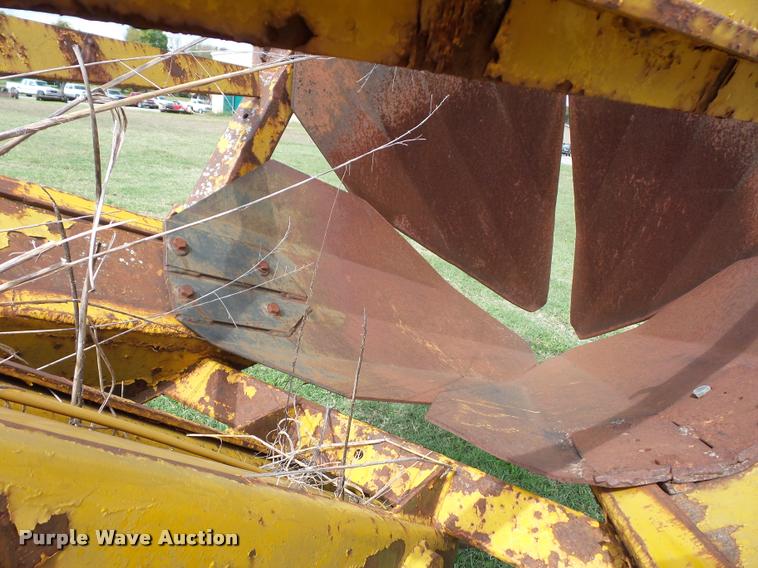 image for item L4424 1974 Ford F600 truck with tree spade