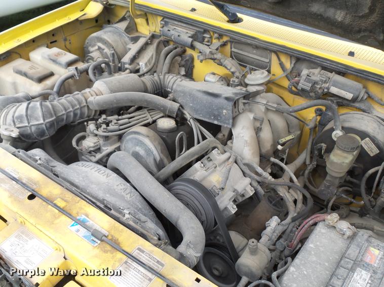 image for item L4425 1995 Ford Ranger flatbed pickup truck