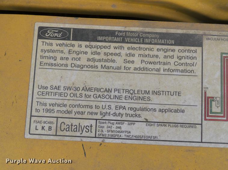 image for item L4425 1995 Ford Ranger flatbed pickup truck