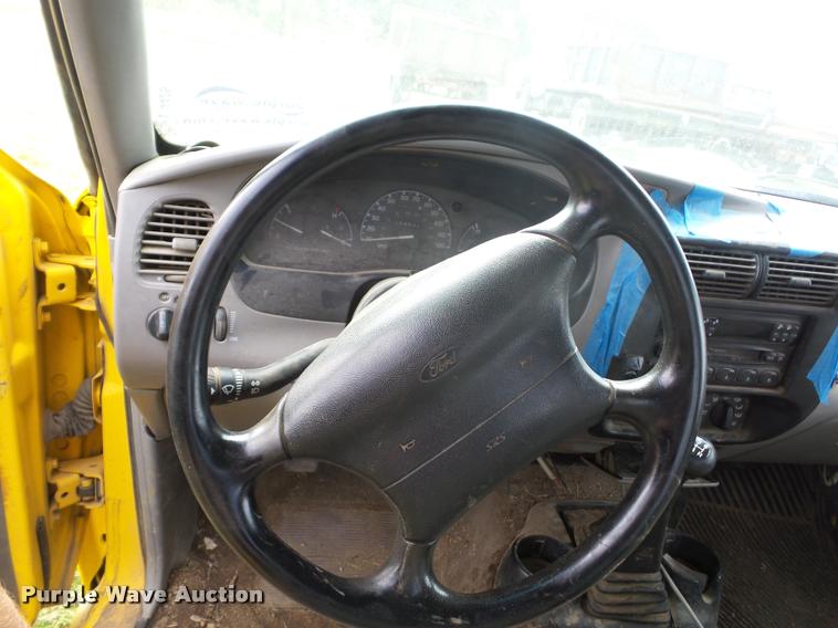 image for item L4425 1995 Ford Ranger flatbed pickup truck