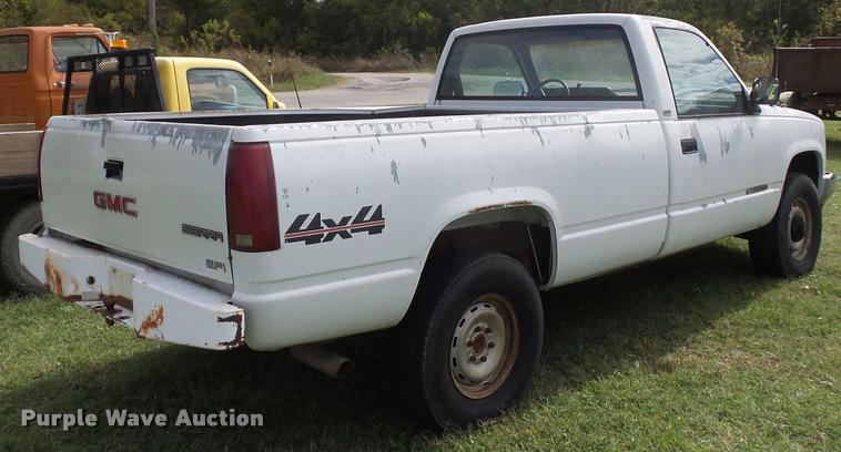 image for item L4426 1989 GMC 2500 pickup truck