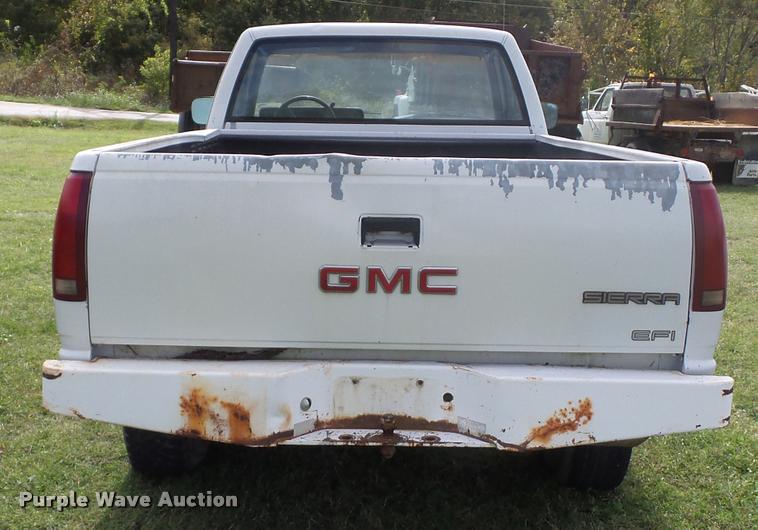 image for item L4426 1989 GMC 2500 pickup truck