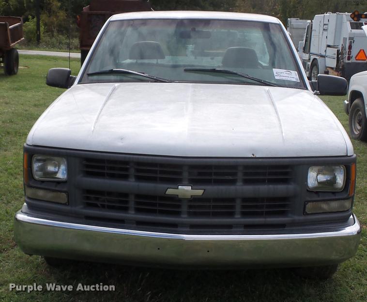 image for item L4427 1997 Chevrolet 1500 pickup truck