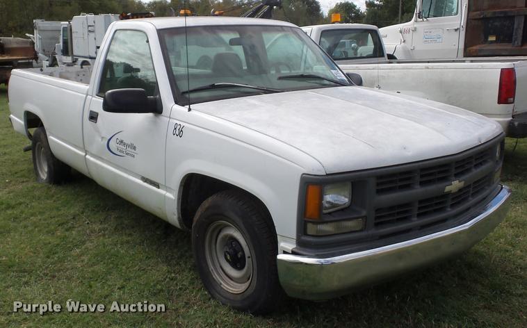 image for item L4427 1997 Chevrolet 1500 pickup truck