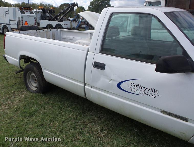 image for item L4427 1997 Chevrolet 1500 pickup truck