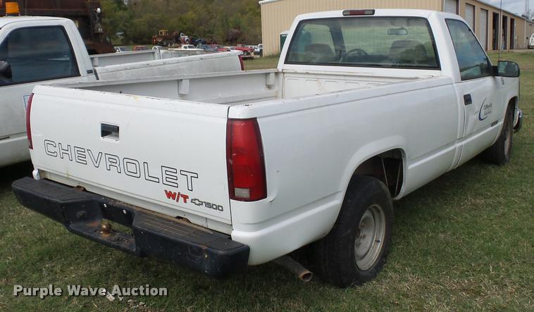 image for item L4427 1997 Chevrolet 1500 pickup truck