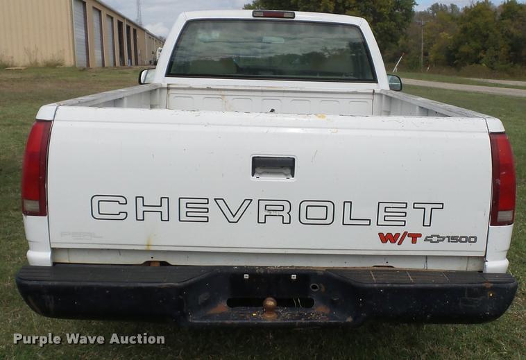 image for item L4427 1997 Chevrolet 1500 pickup truck