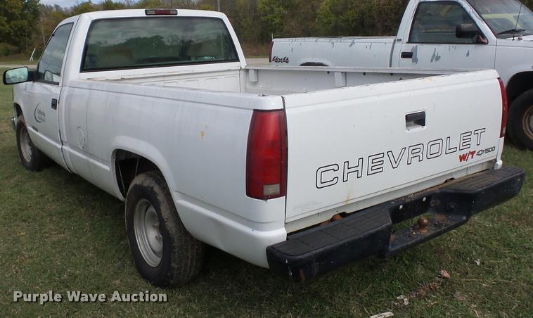 image for item L4427 1997 Chevrolet 1500 pickup truck
