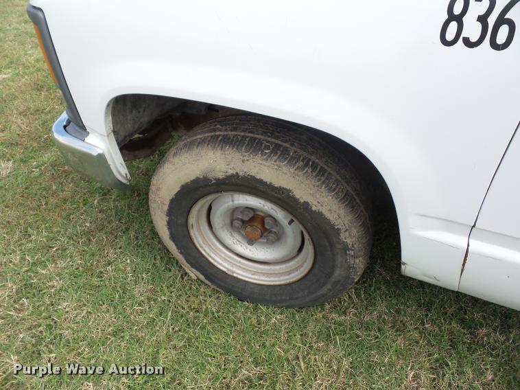 image for item L4427 1997 Chevrolet 1500 pickup truck