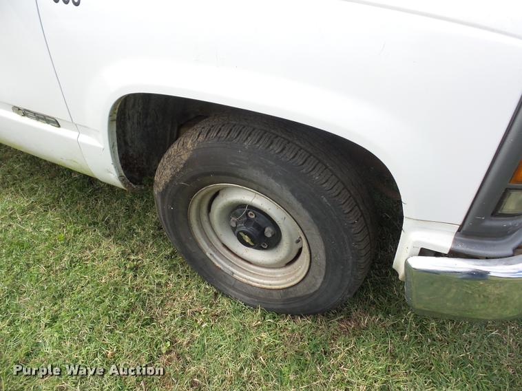 image for item L4427 1997 Chevrolet 1500 pickup truck