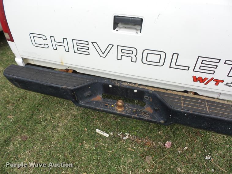 image for item L4427 1997 Chevrolet 1500 pickup truck