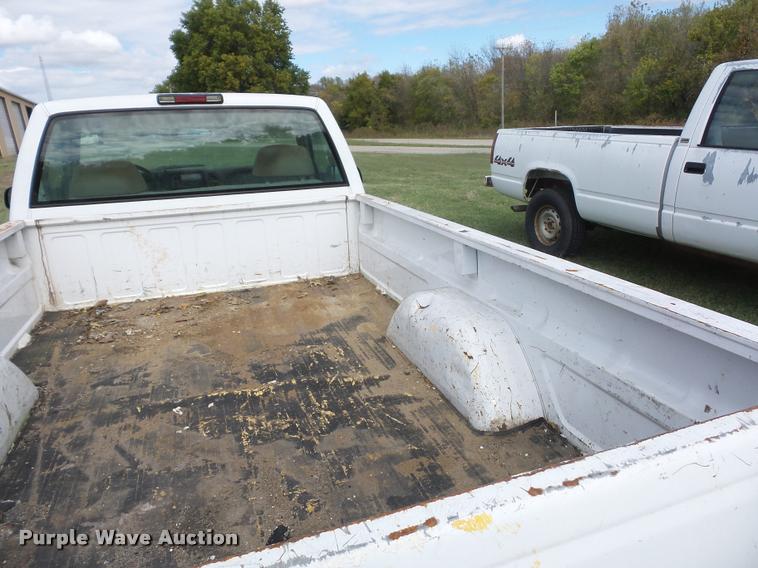 image for item L4427 1997 Chevrolet 1500 pickup truck