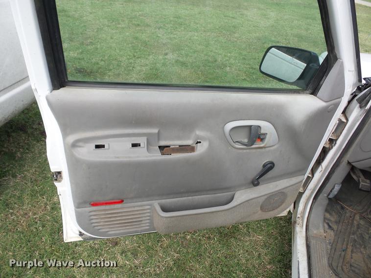 image for item L4427 1997 Chevrolet 1500 pickup truck