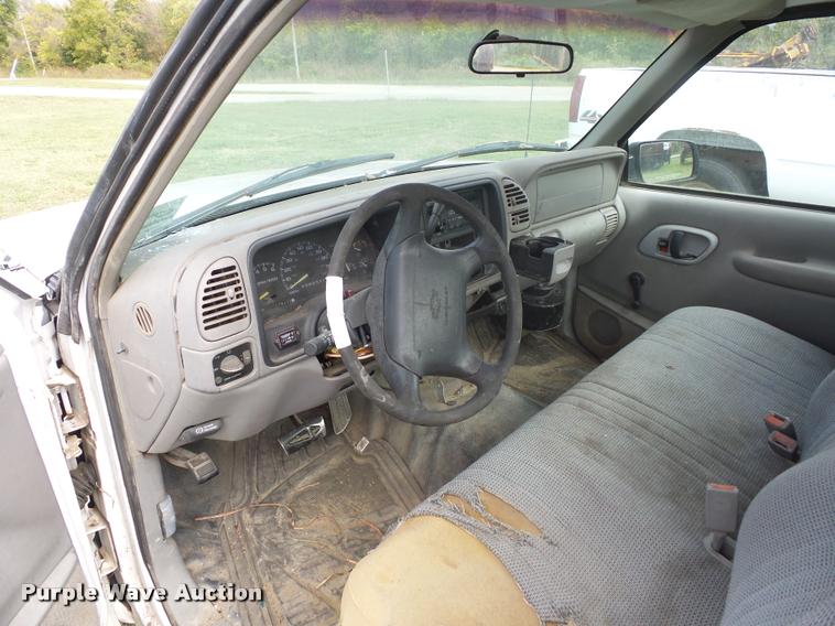 image for item L4427 1997 Chevrolet 1500 pickup truck