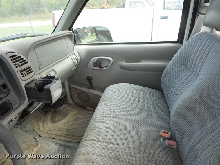 image for item L4427 1997 Chevrolet 1500 pickup truck