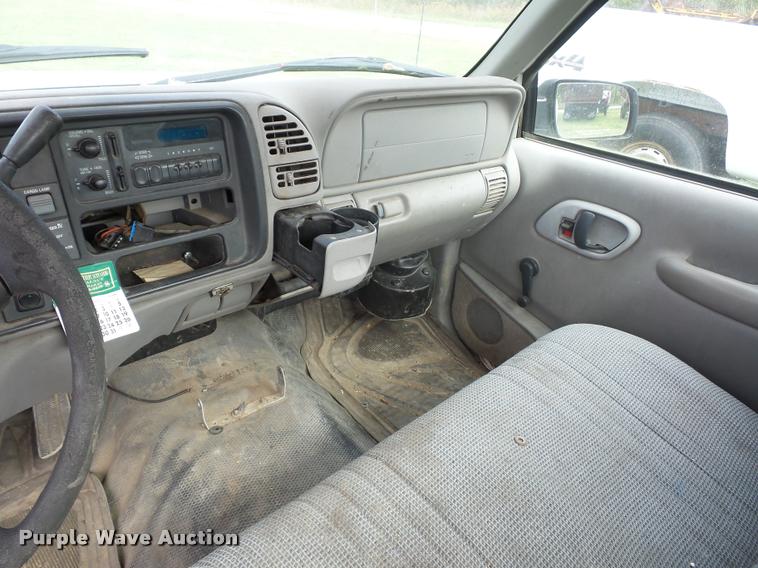 image for item L4427 1997 Chevrolet 1500 pickup truck