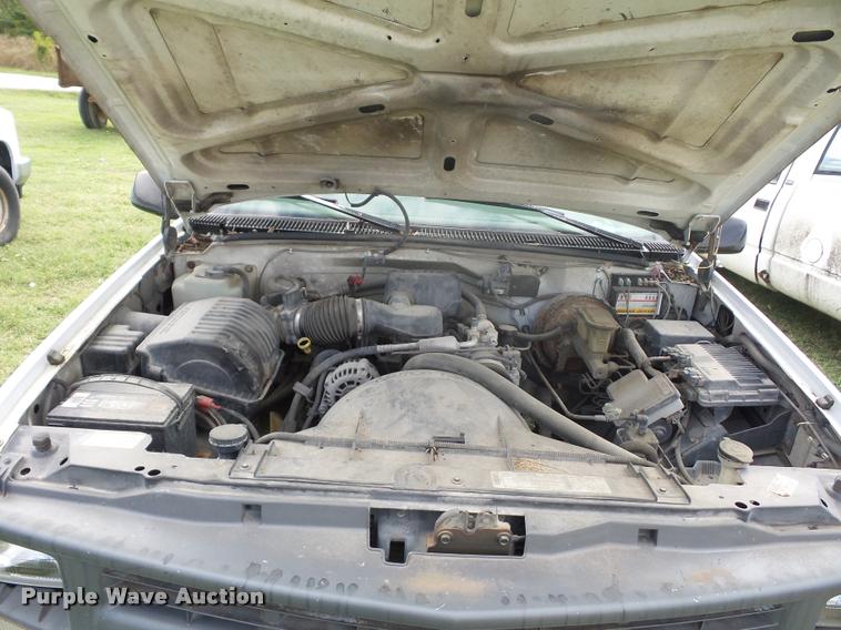 image for item L4427 1997 Chevrolet 1500 pickup truck