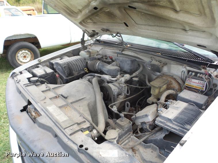 image for item L4427 1997 Chevrolet 1500 pickup truck