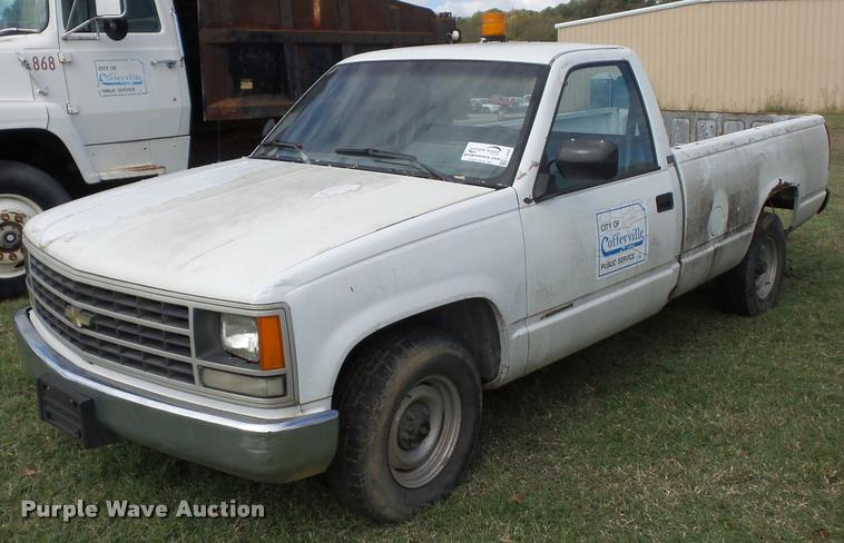 image for item L4428 1990 Chevrolet 1500 pickup truck
