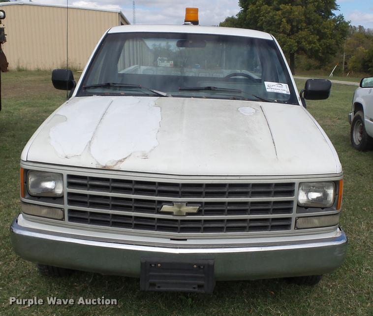 image for item L4428 1990 Chevrolet 1500 pickup truck