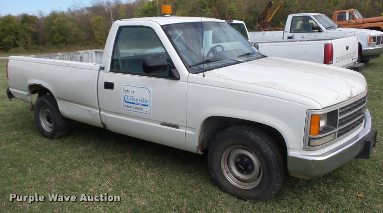 image for item L4428 1990 Chevrolet 1500 pickup truck