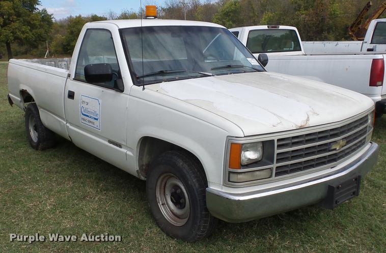 image for item L4428 1990 Chevrolet 1500 pickup truck