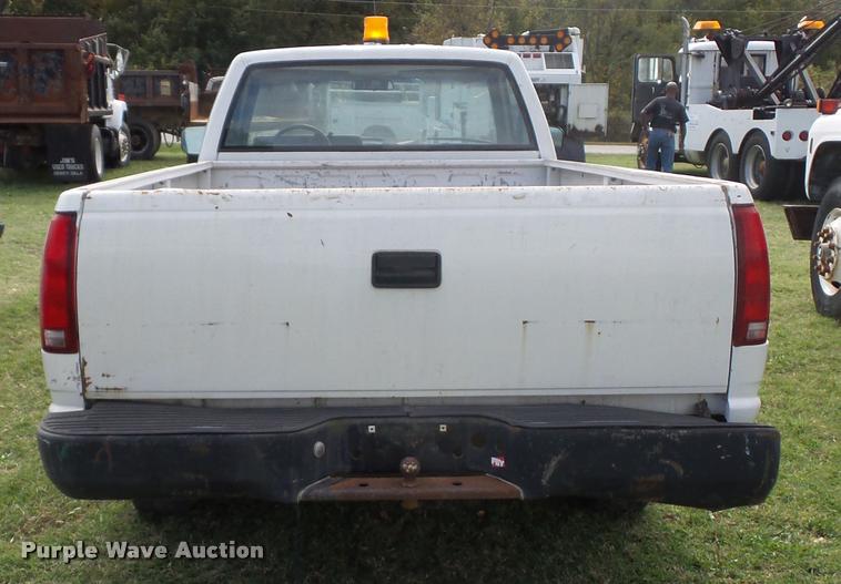 image for item L4428 1990 Chevrolet 1500 pickup truck
