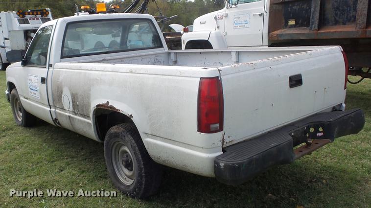 image for item L4428 1990 Chevrolet 1500 pickup truck