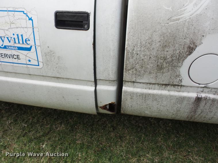 image for item L4428 1990 Chevrolet 1500 pickup truck