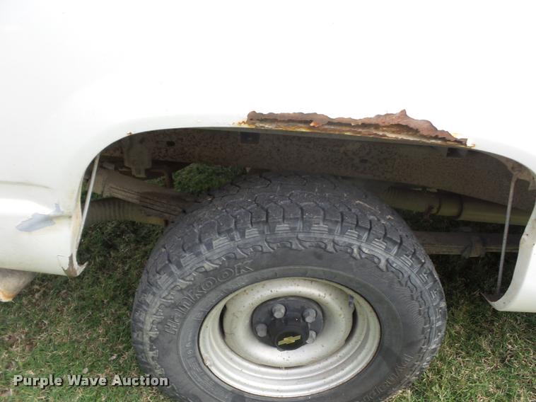 image for item L4428 1990 Chevrolet 1500 pickup truck