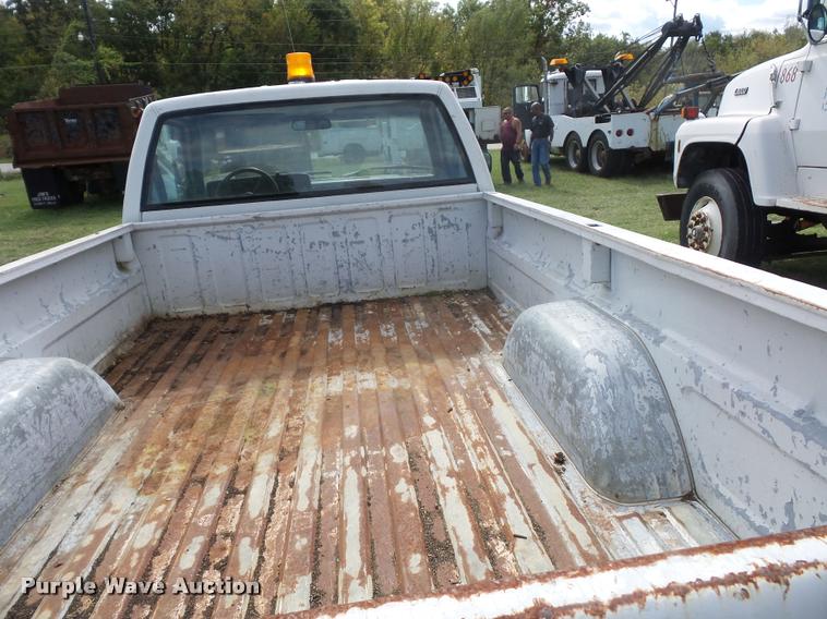 image for item L4428 1990 Chevrolet 1500 pickup truck