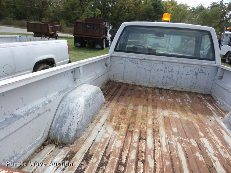 image for item L4428 1990 Chevrolet 1500 pickup truck