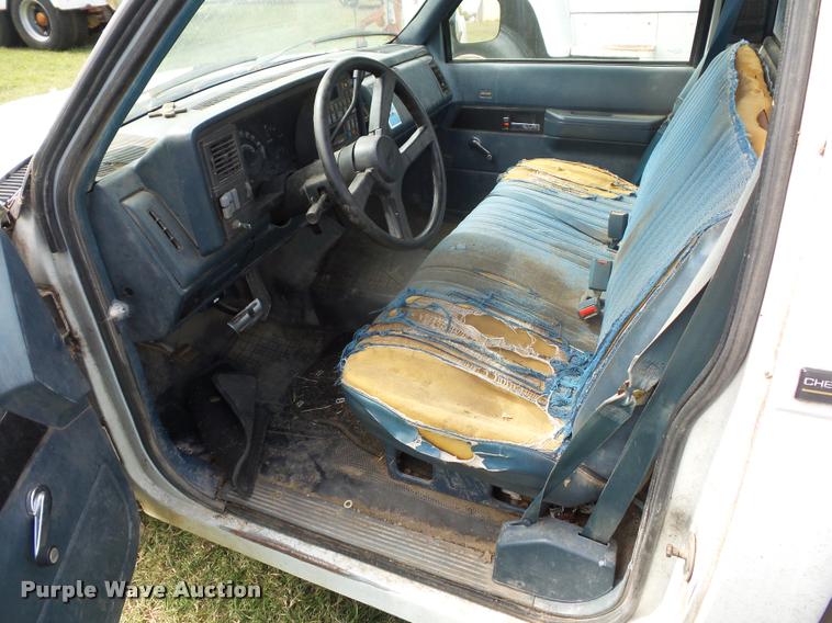 image for item L4428 1990 Chevrolet 1500 pickup truck