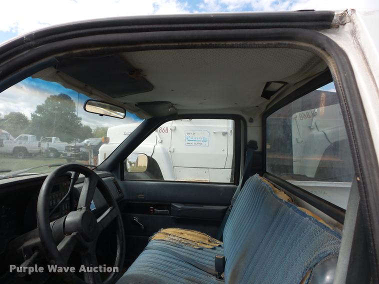 image for item L4428 1990 Chevrolet 1500 pickup truck