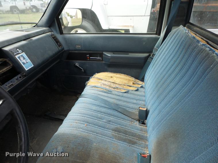 image for item L4428 1990 Chevrolet 1500 pickup truck