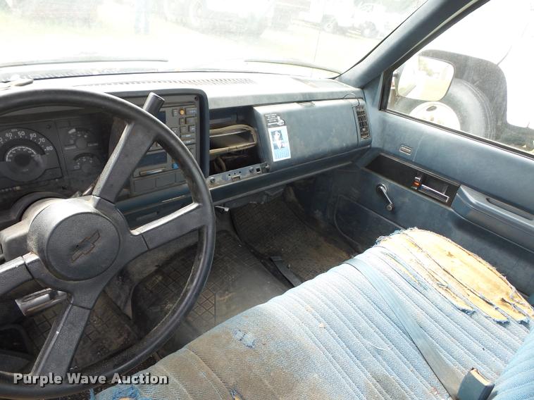 image for item L4428 1990 Chevrolet 1500 pickup truck