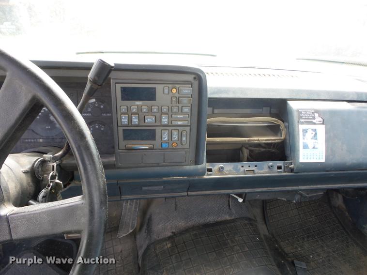 image for item L4428 1990 Chevrolet 1500 pickup truck