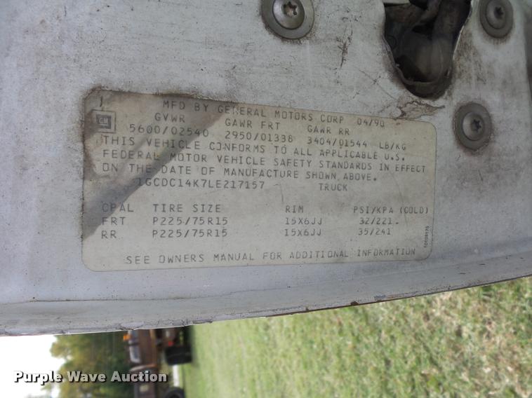 image for item L4428 1990 Chevrolet 1500 pickup truck