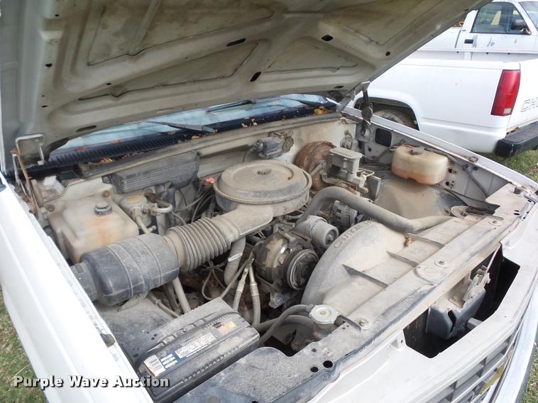 image for item L4428 1990 Chevrolet 1500 pickup truck