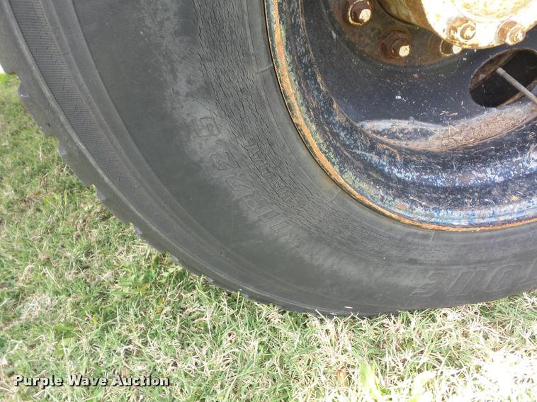 image for item L4429 1988 Ford L8000 dump truck