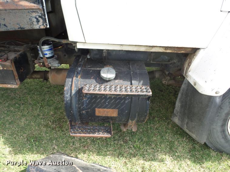 image for item L4429 1988 Ford L8000 dump truck