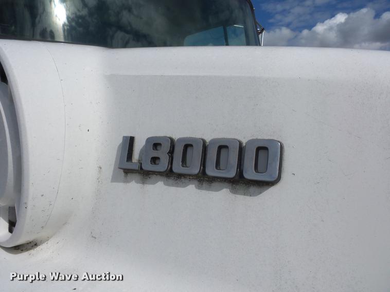 image for item L4429 1988 Ford L8000 dump truck