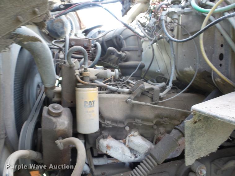 image for item L4429 1988 Ford L8000 dump truck