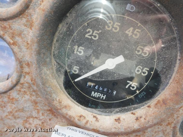 image for item L4429 1988 Ford L8000 dump truck